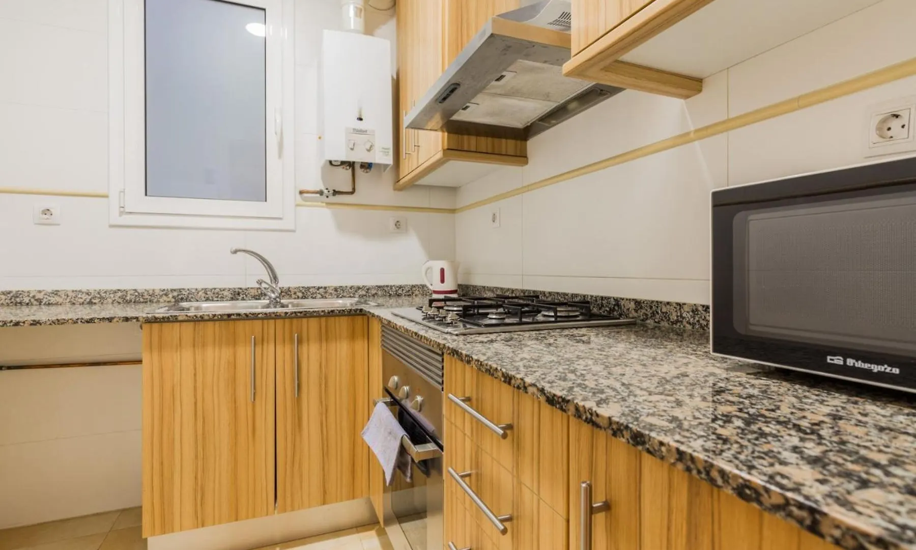 The Family Host - Lost Garden Ciutadella Park Apartment Barcelona